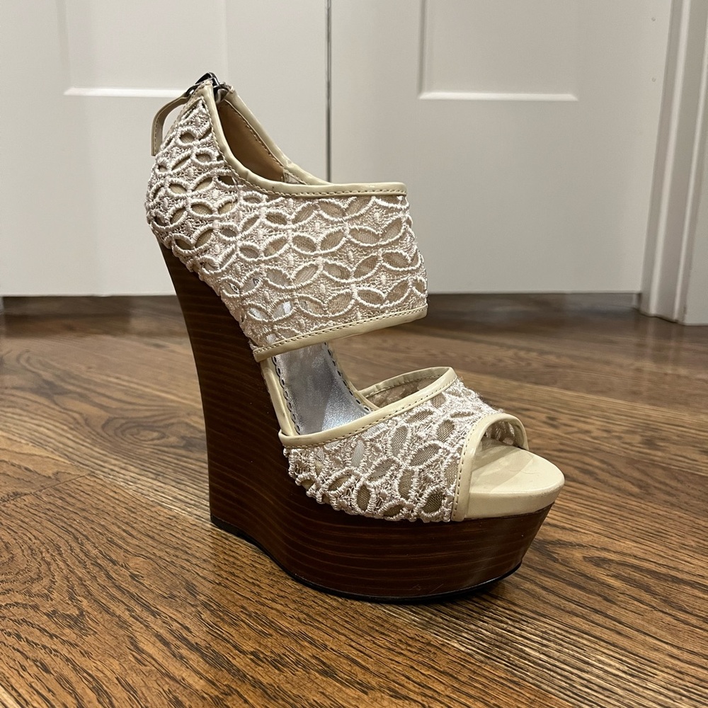 Bebe wedges 🤎